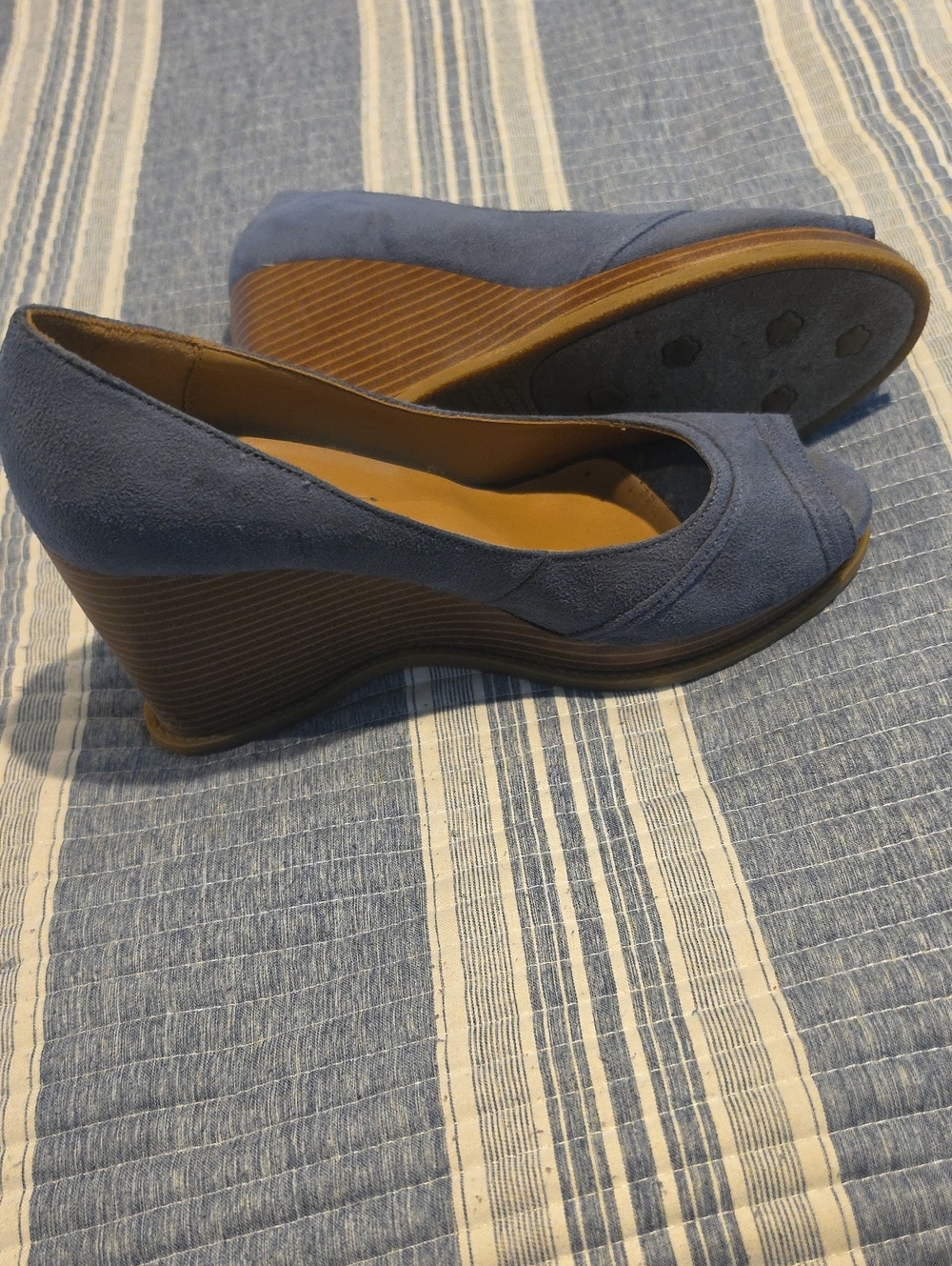 Lower East Side Blue Suede Peep-Toe Pumps Size 7